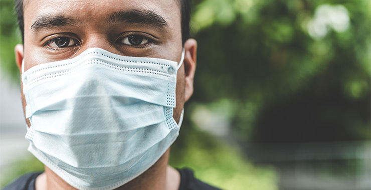 Man wearing a face mask
